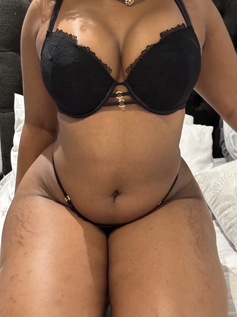 18+ NSFW. HOTWIFE to a CUCK. I’m pretty and can take dick