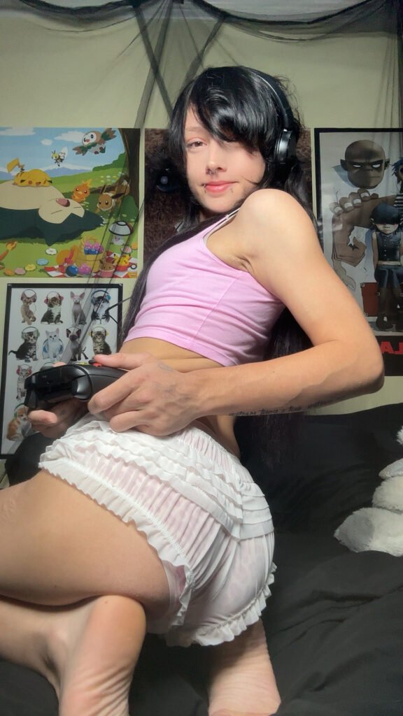 haley3holes CUTE, TIGHT, & still under 20